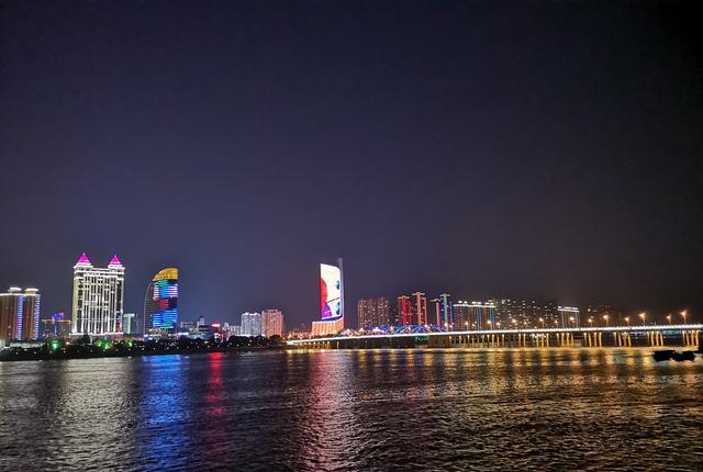 桐庐县城夜景图片