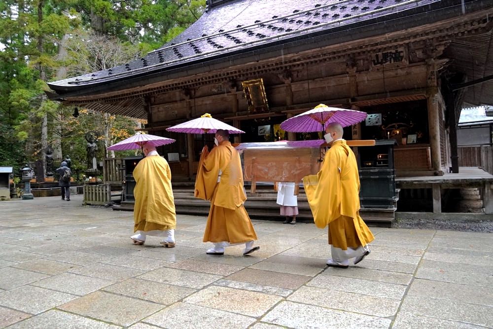 在日本高野山遊玩奧之院金剛峰寺壇上伽藍是必須的行程