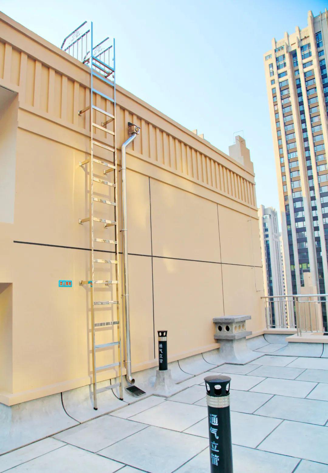 屋面可伸缩爬梯效果屋面女儿墙安全吊环施工效果雨篷滴水线效果屋面