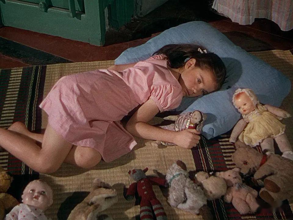 《圣弗朗西斯之花》(1950)40. 《火山边缘之恋》(1950)39.