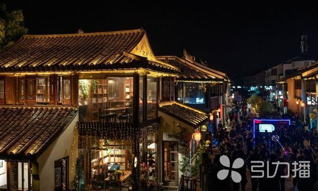在常熟新古里铁琴铜剑楼知旅文化街区感受"新古里"夜生活