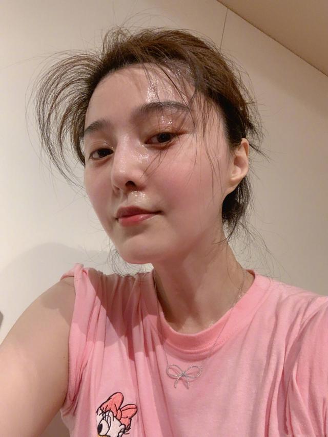 范冰冰健身素颜出镜面色红润瘦出小v脸这哪像38岁的人