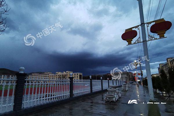 北方冷空氣造訪雨水降溫明顯華南悶熱持續至週末