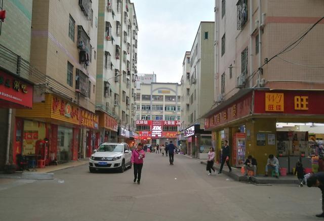 深圳大水坑村300块的单间也住不满本地房东二手房东被辞了