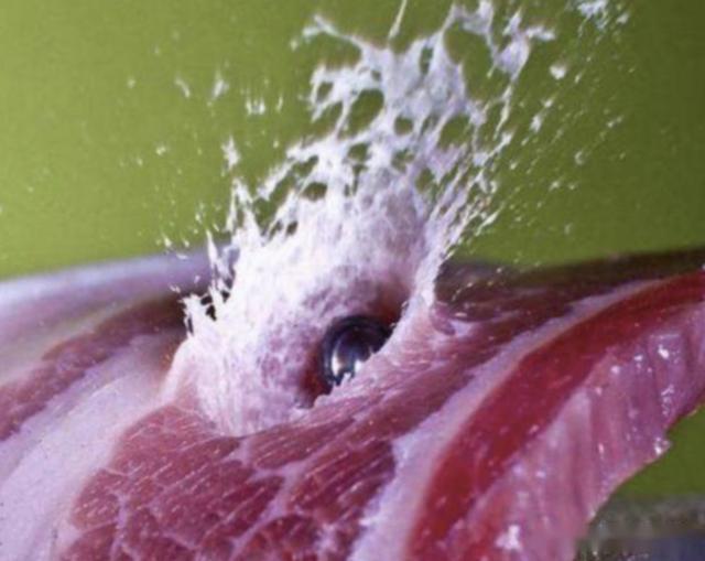 假如在子弹表面涂上鹤顶红那它射入人体时的威力究竟会有多大