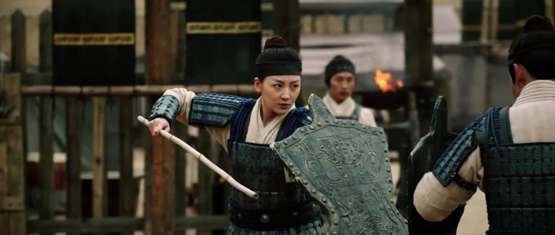 《无双花木兰》上映,动作戏很精彩,但不合理的剧情是败笔_电影