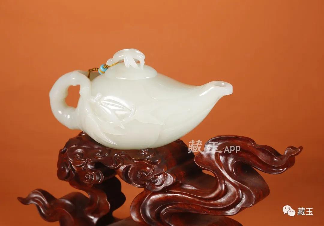 玉雕底座之美克制才是极致的衬托