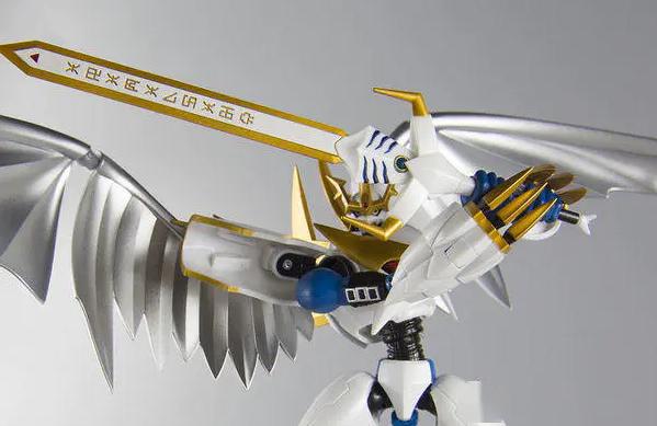 手中的武器名为奥米加之剑,是奥米加兽的力量化成的,剑上刻有拉丁字母