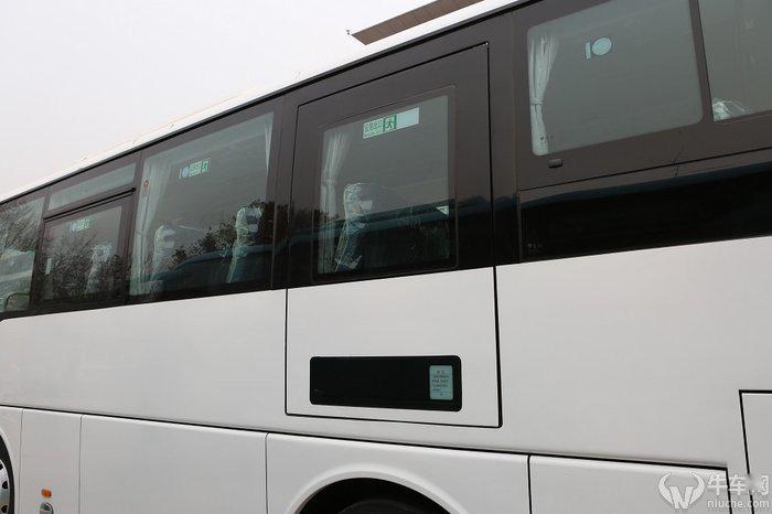 【牛车实验室】安全问题不止于乘用车 趣味解读公交车应急逃生_车门