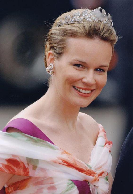 比利时王后全副武装抗疫,戴口罩打脸美国总统夫人_玛蒂尔德