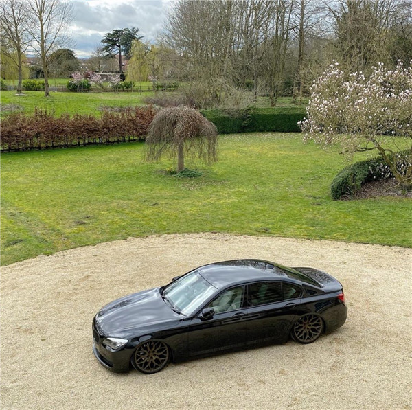 气囊减震器李洋分享宝马7系f02改装气动避震低趴效果案例