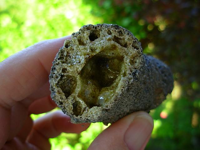 原创英国农民挖到雷击石科学家闪电击中地面形成真伪未知