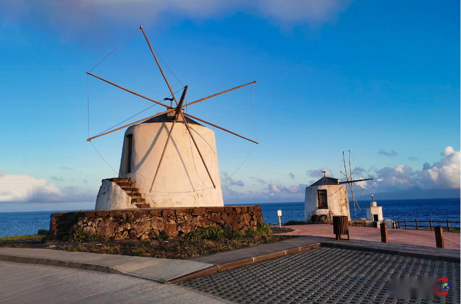 科尔武岛是亚速尔群岛九大主岛中面积最小的岛屿,岛上只有一座小镇.