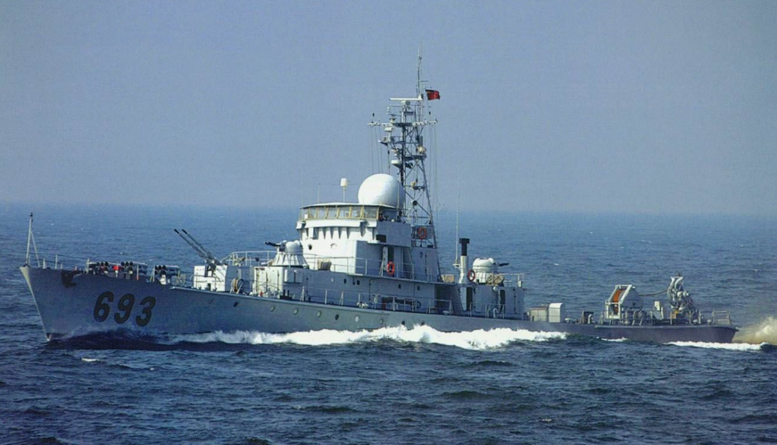 为人民海军现代化做贡献,承担武器验证任务的主力舰艇!