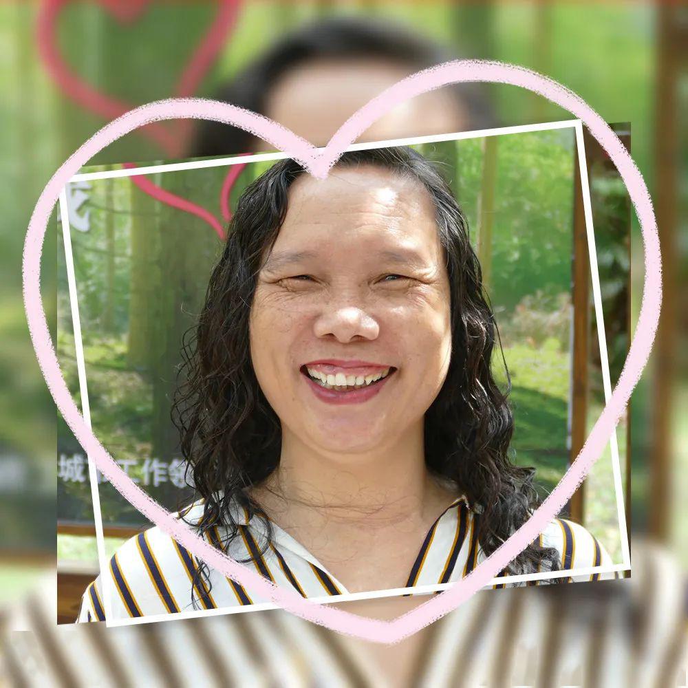 微风拂面我们一起走进广东两阳中学的校园灿烂的笑脸迎面而来身穿校服