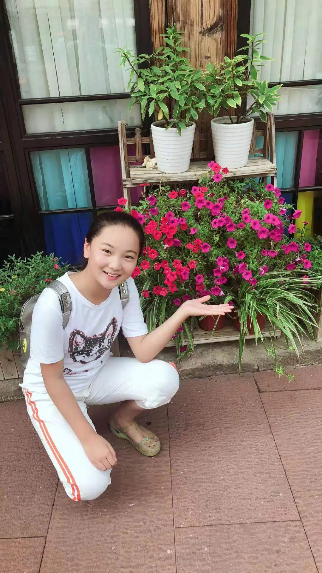 甜美可爱的张欣悦,现在为泗县三中七年级学生.码字不易 打赏随意