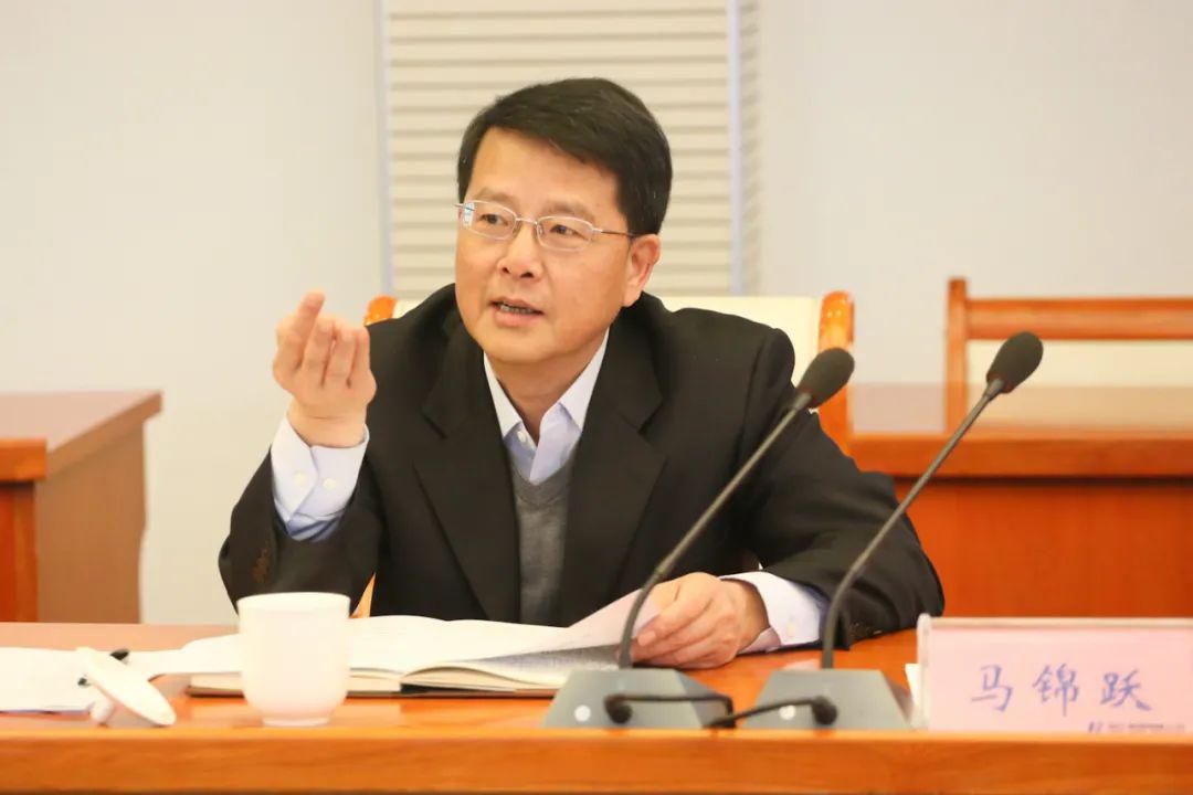 周黎旸对省委省政府高度重视巨化各项工作表示衷心感谢,对马锦跃一行