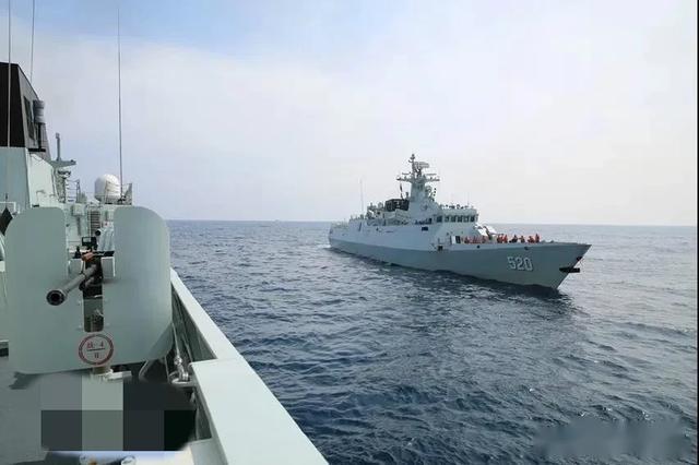 威武中国海军汉中舰南海实训画面公开