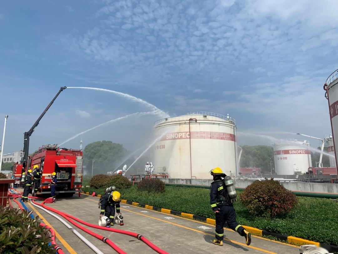 贴近实战|无锡消防开展周泾巷油库拉动演练