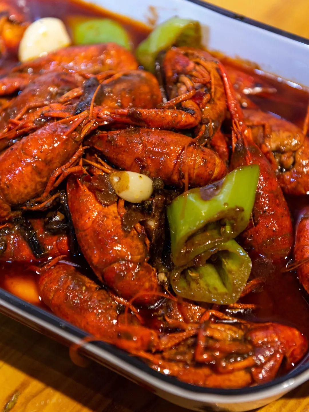 麻辣鲜香 穿红着绿的十三香小龙虾