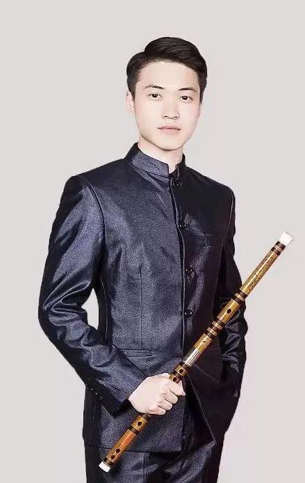 黄哲参加2019中国器乐电视大赛职业成年吹管乐组复赛决赛视频