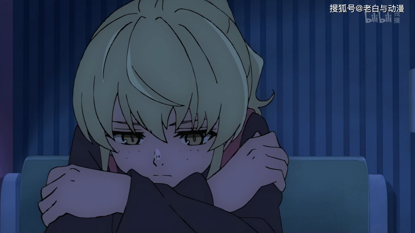 虽然蕾哈尔爬塔看起来很艰苦,但是老白并没有同情她