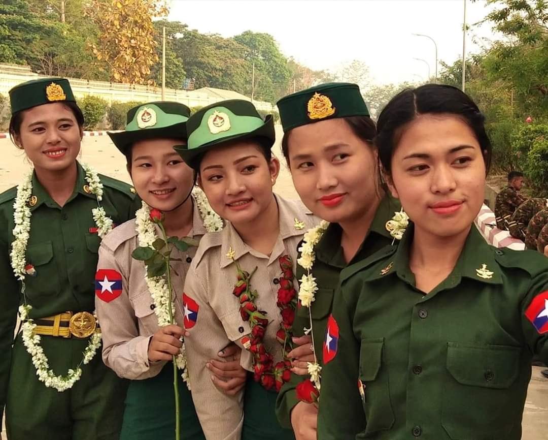 因疫情缅甸今年取消阅兵但这些女兵都为阅兵准备过