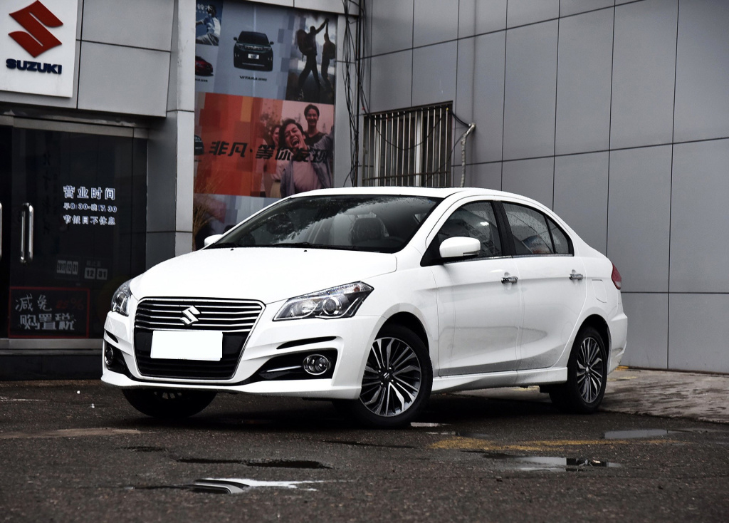 顶配才10万的铃木启悦,和卡罗拉一样省油,配自动挡还带天窗