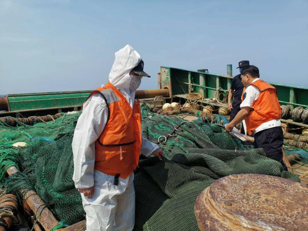 休漁期出海非法捕撈38人被海南海警抓獲