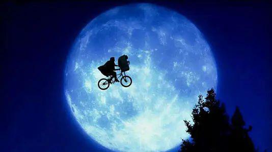 晓弦君曰yue阅读者推荐月亮与六便士