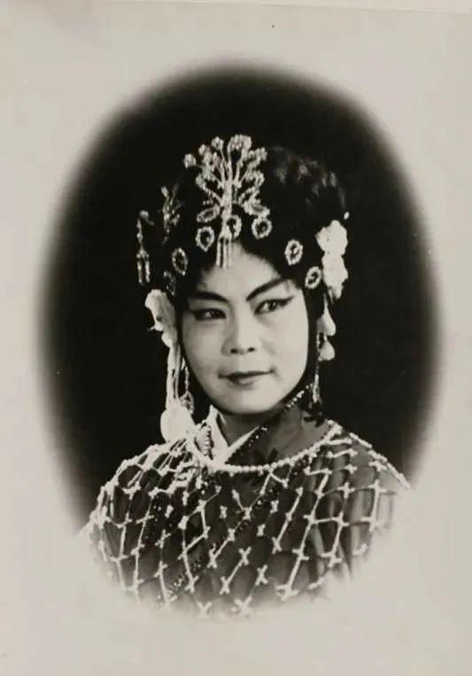 鲍志远老师主演的庐剧《郑小娇》剧照鲍志远老师主演的庐剧《半把剪刀