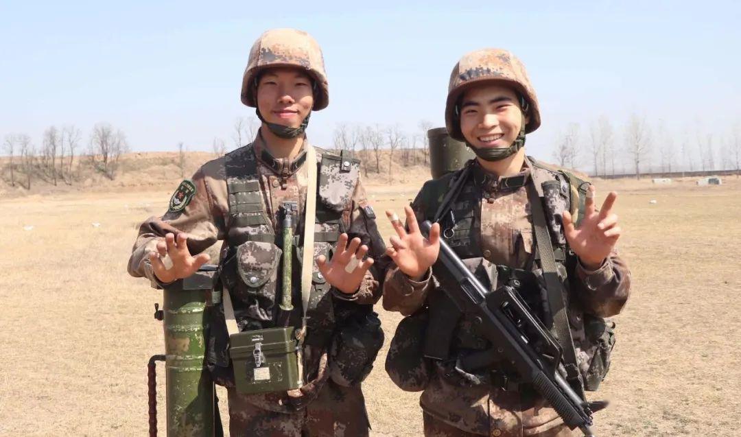 世界微笑日军营里的笑脸最美丽