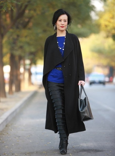 原创邬君梅真自信发型凌乱纯素颜就现身不认真看真不敢认