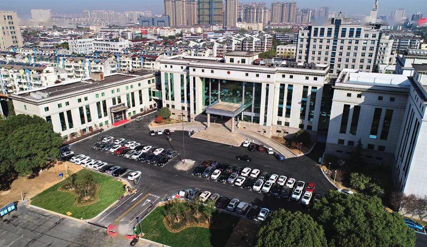 溧阳机关院落喜成市民"后花园"!_市政府大楼