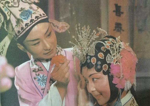 例如在本剧"南营"一场中,马金凤大师状态松弛,成功演绎了姜桂枝诉说与