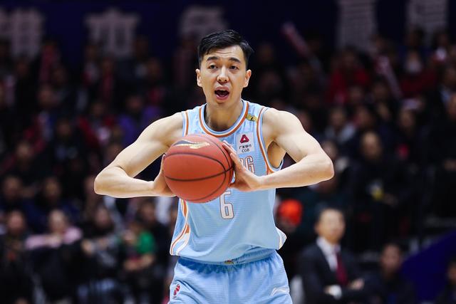 原创大学生球员怎样才算具备立足cba的能力?曾令旭给了个合理答案