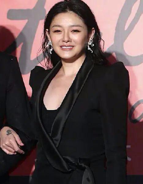 44大s又胖了!与汪小菲像极了富婆与小白脸,不过颜值是真高