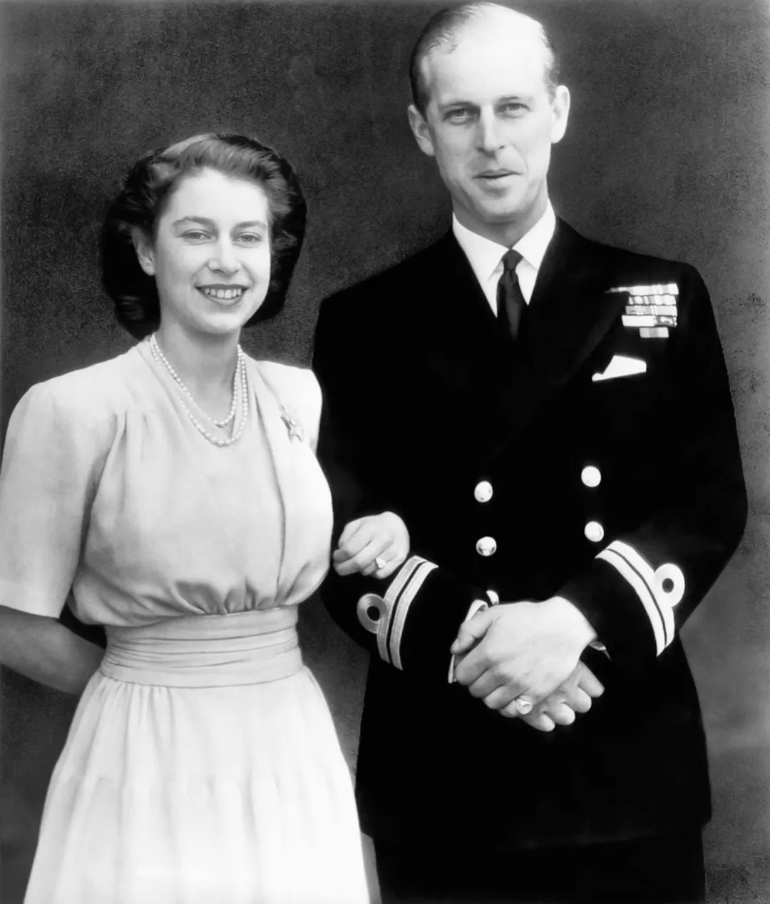 原创英女王对出轨偷腥丈夫始终隐忍晚年用三招狠狠报复了一把解气