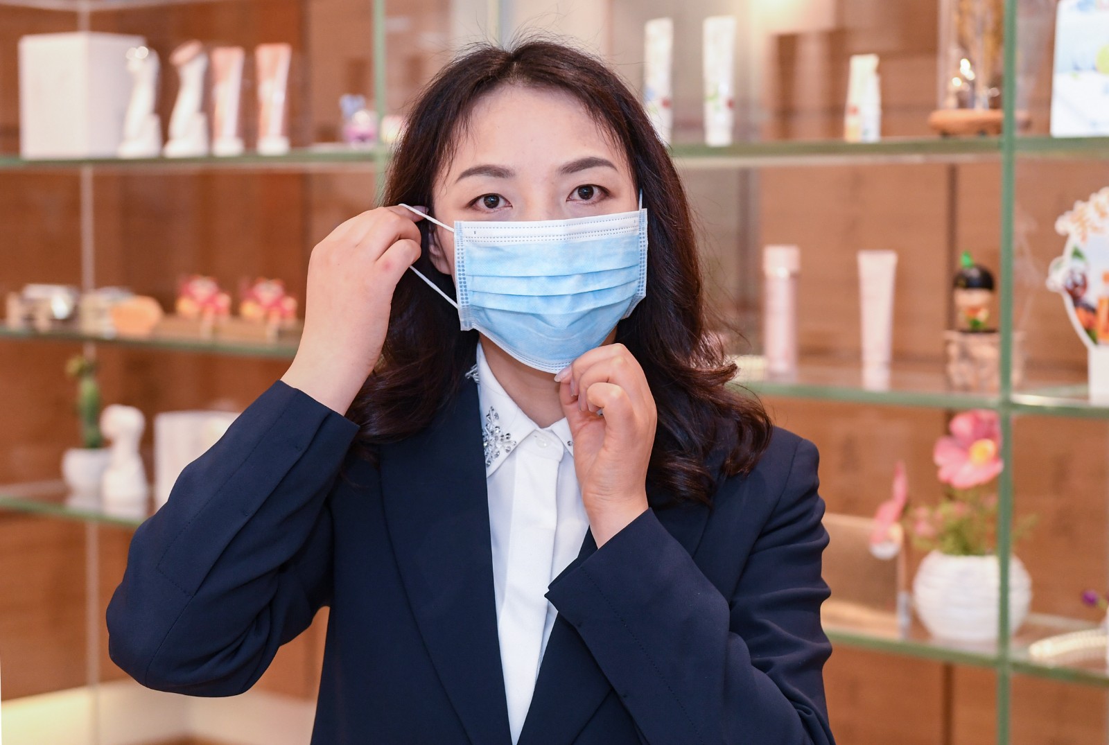 无限关爱极致用心系列报道之一坚持适时戴口罩