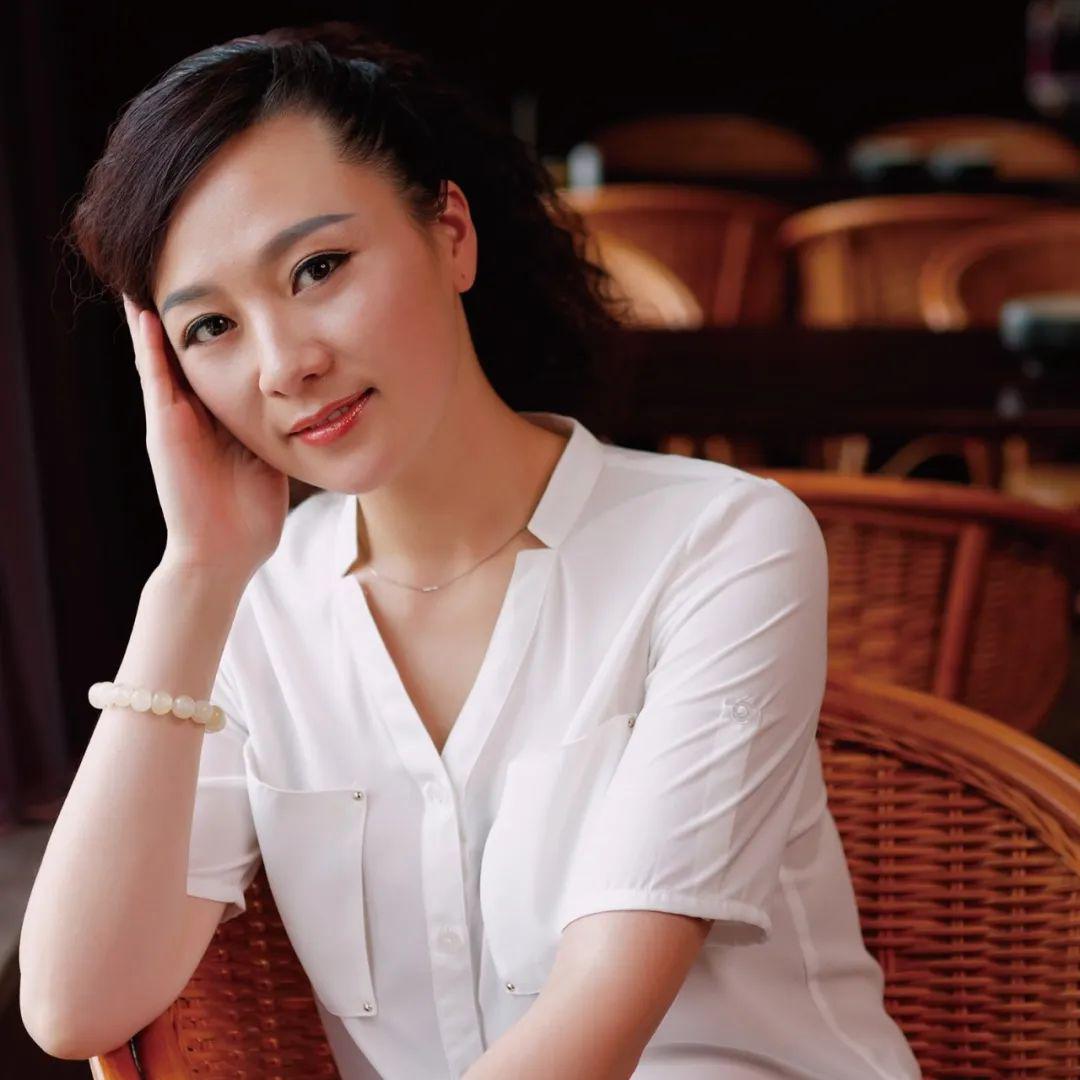 演员简介主持:吴娟,佘畅小根子---袁 伟村 姑---王 莹表演者:乾 隆