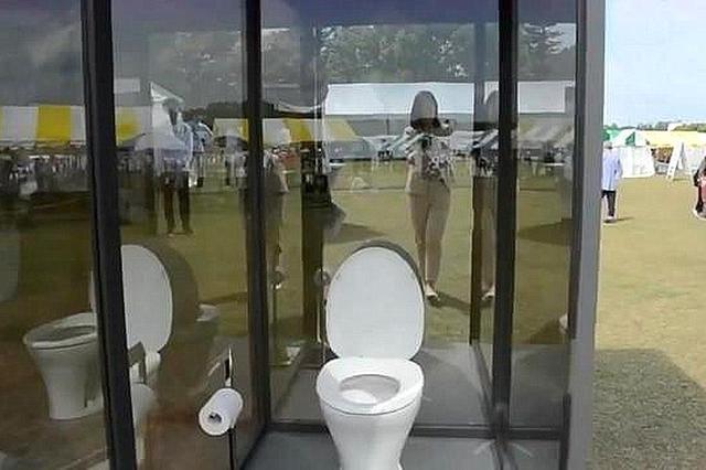 原创日本景区推出女性专用透明厕所,如果是你,你敢上吗
