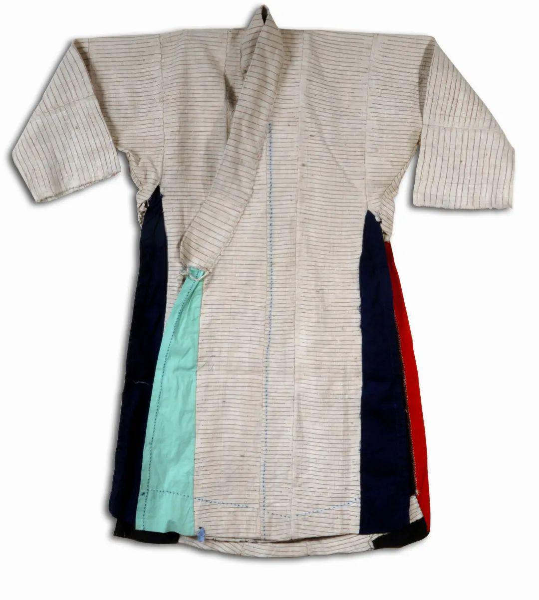 火草衣贯头衣是人类发明纺织初期的服装形式之一.