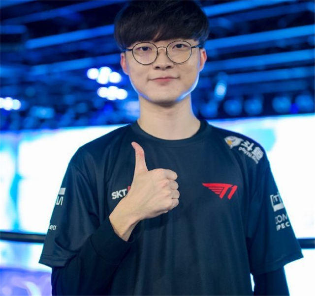 faker撞车uzi忍不住感慨对面xlb太嚣张粉丝辩解这都是误会