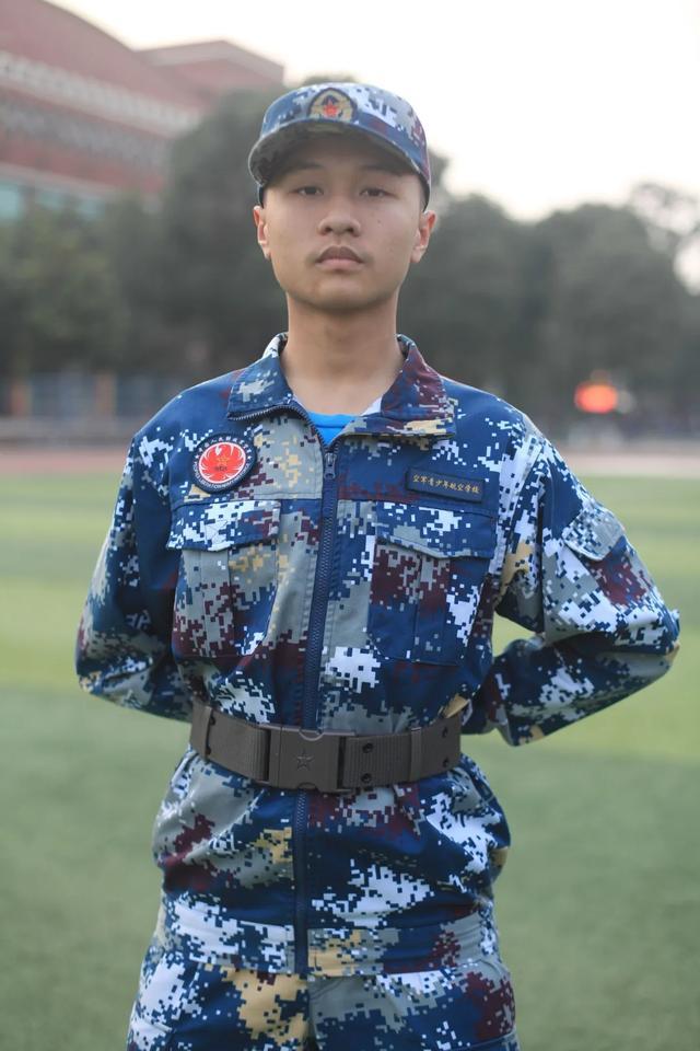 空军航空大学录取为飞行学员2018年首届航空班27人被空军航空大学录取