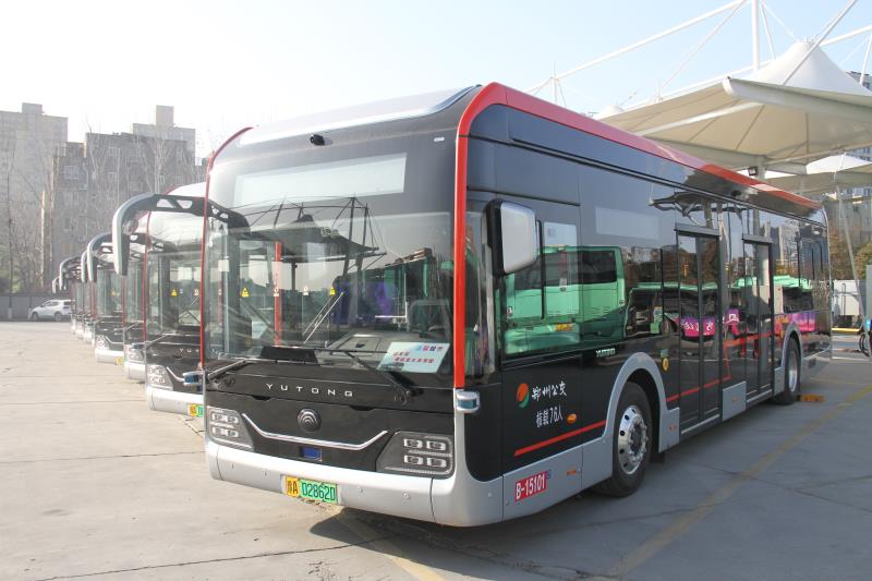 郑州b1路公交再增15台"黑金刚"新能源车 助力学生复学