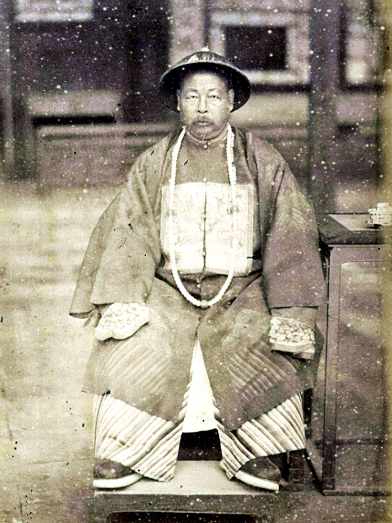 清朝历史名人的真实照片,与影视剧差别很大,图8是乾隆真实相貌