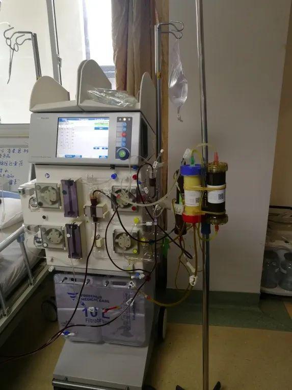 滇池院区急诊科(icu)顺利开展双重血浆分子吸附技术及血浆置换技术