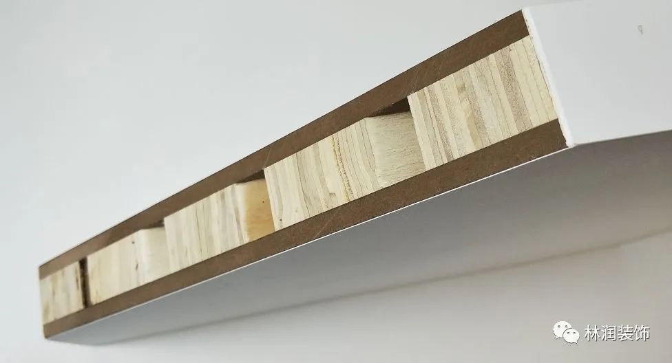 林润免漆木门采用lvl龙骨框架,并以生态实木结构实现门扇的稳固填充