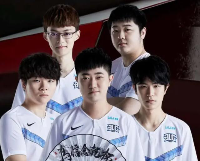 blg二队ad上位金角被迫转辅助我快哭了你还以为我在笑