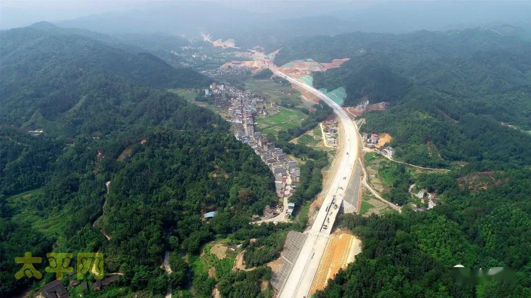 今年底能通車嗎太平網航拍荔玉高速公路寧康至平南水晏段